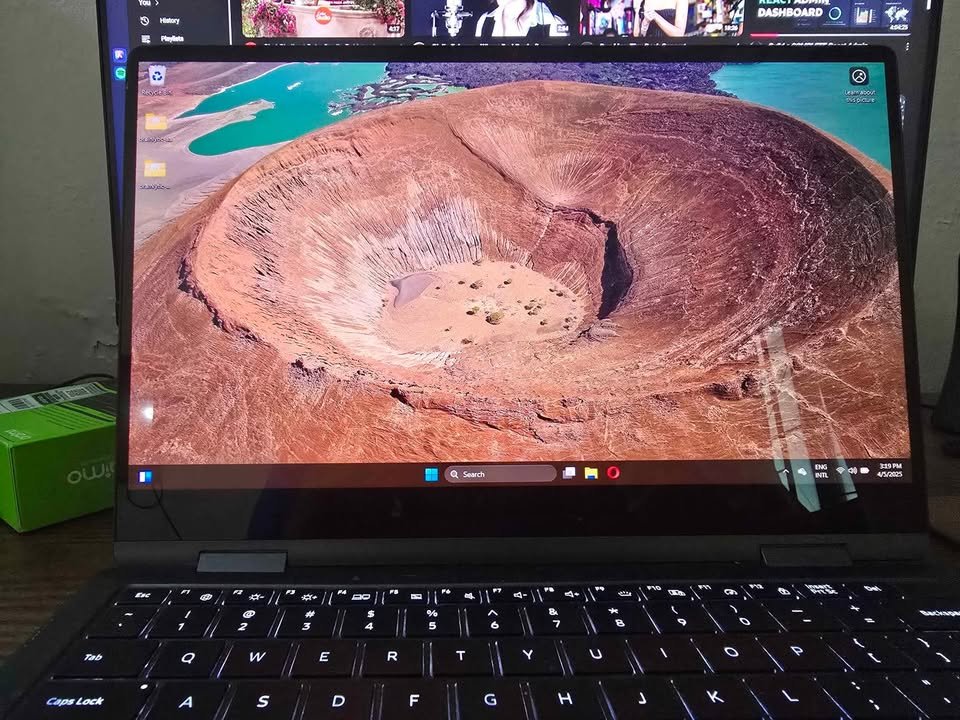 Samsung Galaxy Book4 Core i5-1335U laptop showing high-resolution display