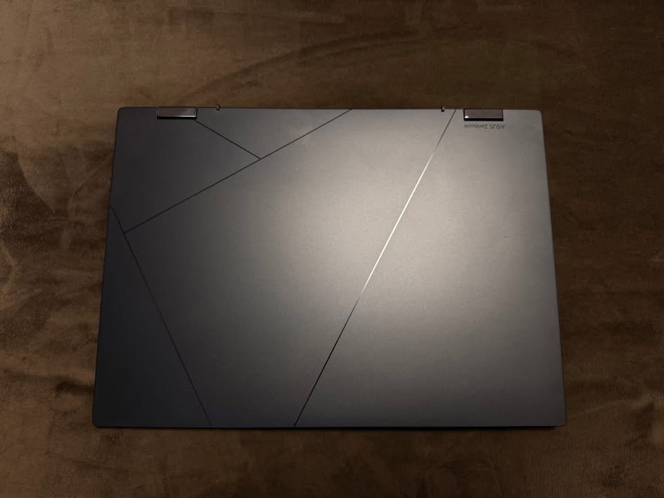 Closed ASUS Zenbook 14 laptop lid design close-up