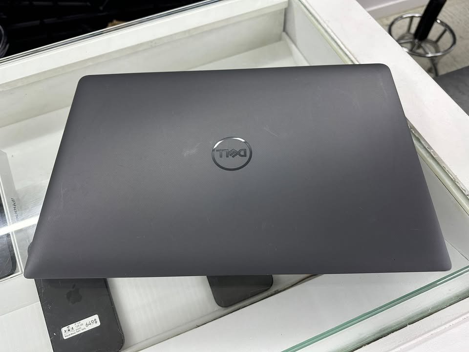 Top view of Dell 15 DC15250 Core i7 laptop with matte finish