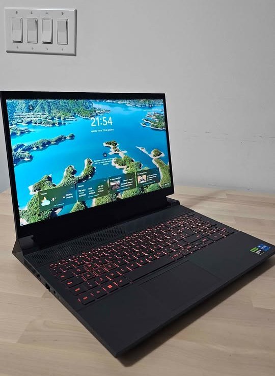 Dell G15-5530 gaming laptop with Intel Core i5-13450HX 13th Gen and NVIDIA GeForce RTX 3050, angled view