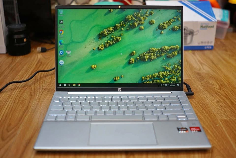 HP Pavilion Aero AMD Ryzen 5 8640U laptop front view showing keyboard, trackpad and display