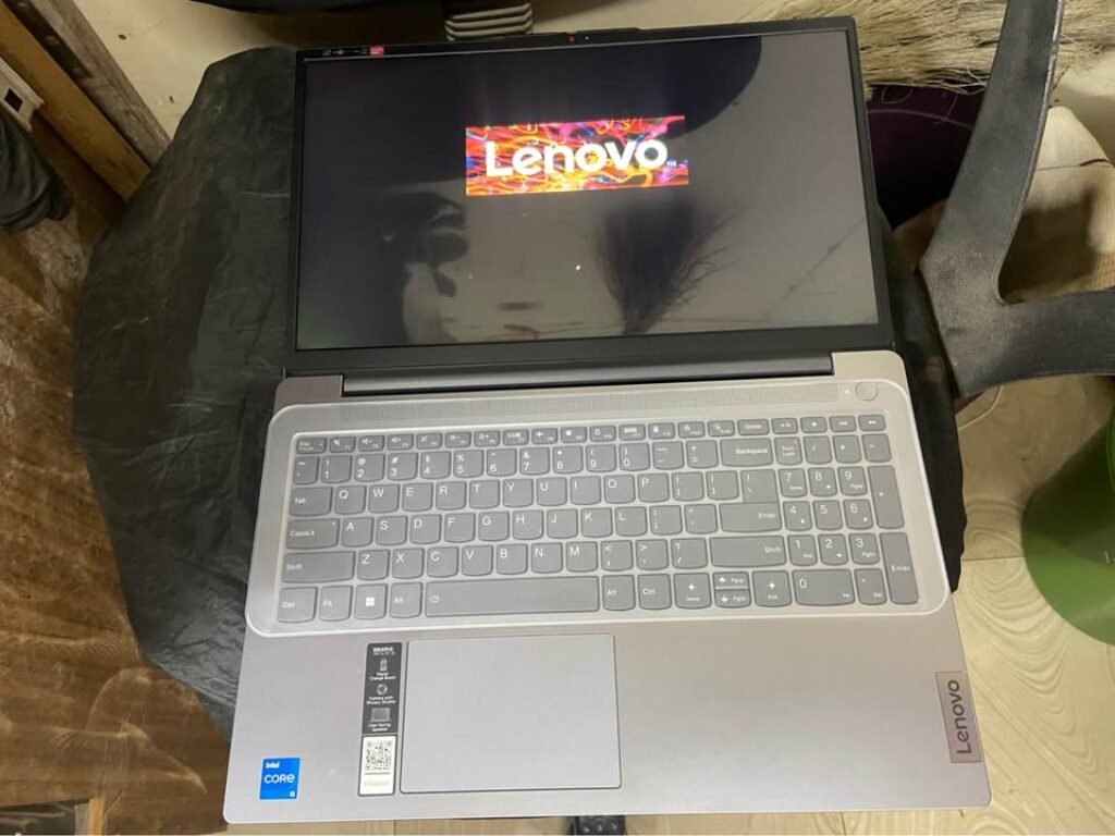 Photo of Lenovo IdeaPad Slim 3 i5‑13420H laptop during startup